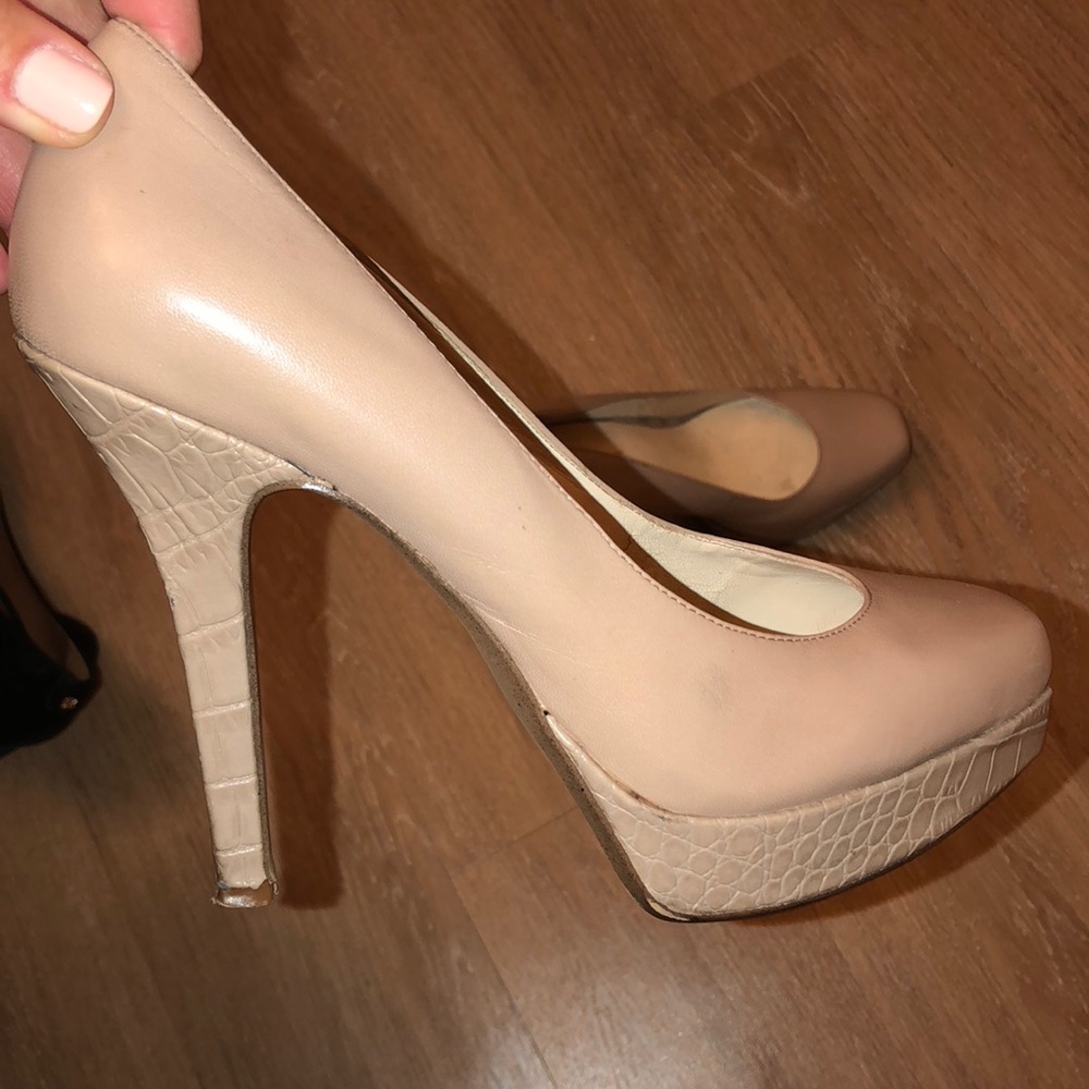 Nine West leather pump!